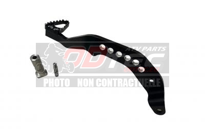 Pedale de frein SUZUKI LTZ400 NOIR - ATV-SUZ-BPK-003. Pedale,frein,SUZUKI,LTZ400,NOIR,Pedale,frein,SUZUKI,LTZ400,NOIR,USINE,Pedale,frein,avec,meilleur,ressentie,origine,grâce,support,pied,plus,grand,Pièce,haute,qualitée,Usiné