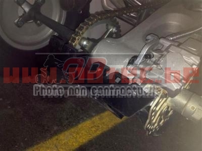 PROTECTION CHAINE ARRIERE PHD DRAG'ON Yamaha YFZ-450 R - DRA2005961. PROTECTION,CHAINE,ARRIERE,DRAG,Yamaha,YFZ-450,PROTECTION,CHAINE,ARRIERE,DRAG,Yamaha,YFZ-450,LIVRE,AVEC,SUPPORT,ACIER,VISSERIE,Pattes,fixation,inox,monte,directement,bras,oscillant,finition,dépend,modèle,quad, pièce quad Belgique France